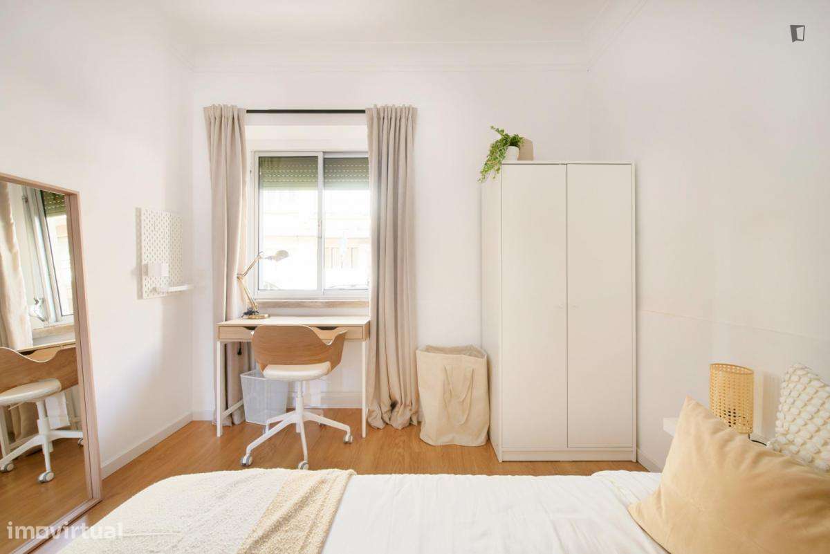 Quarto - localizado em Benfica Lisbon - Grande imagem: 5/30