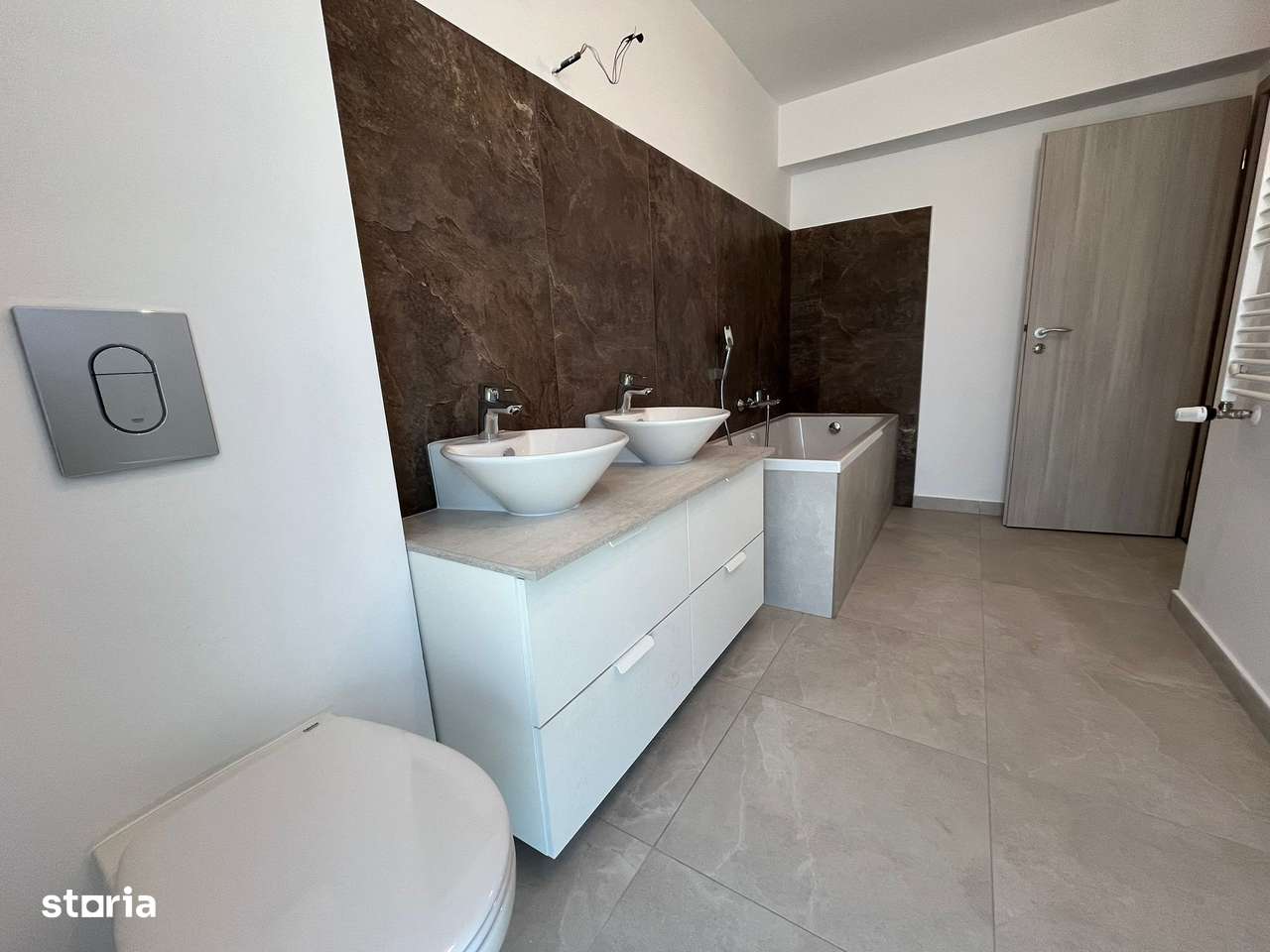 Duplex, 4 Camere, P+1E, 155 mp, 200 mp curte-10