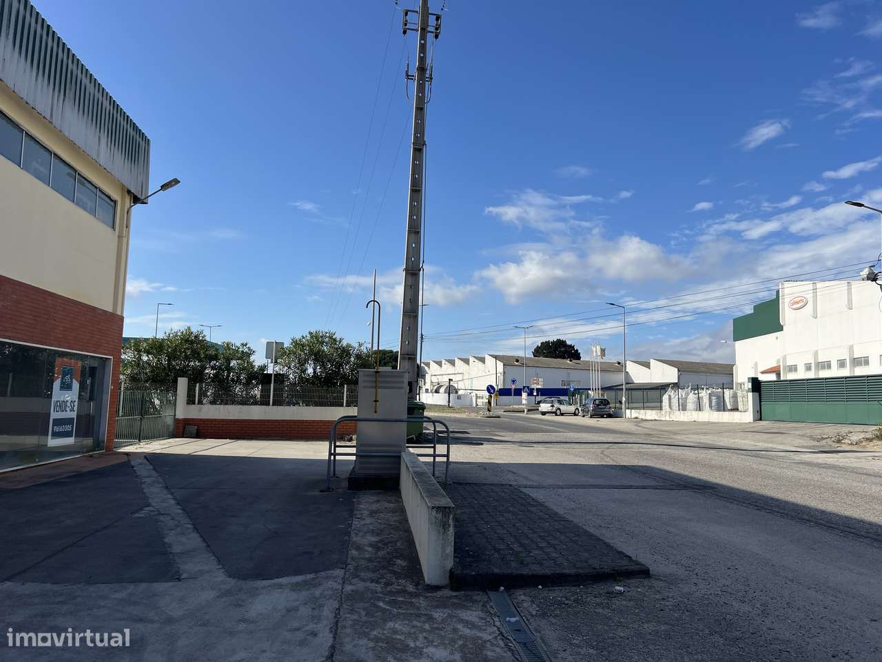 Pavilhão industrial c/ 2 lojas - R. Pedro Nunes - Zona Industrial - Grande imagem: 5/41