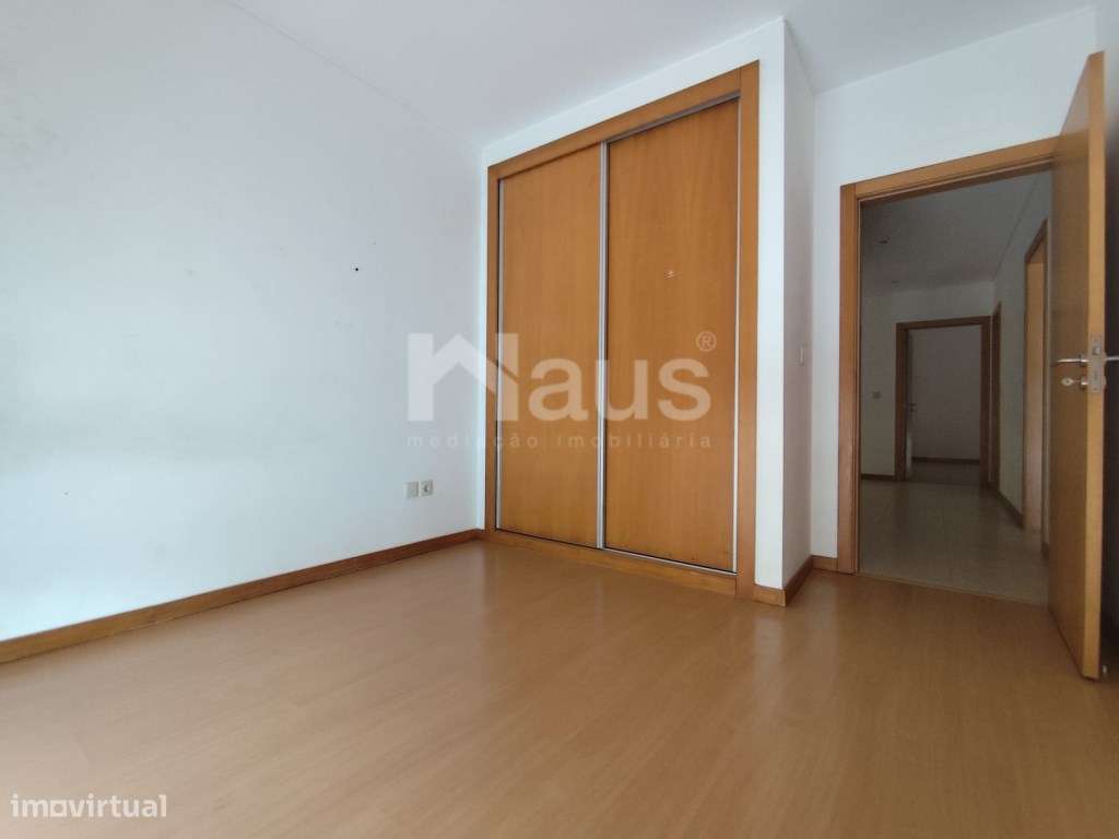 T3 com varanda Garagem e 1 lugar de parqueamento - Vila Serena-23