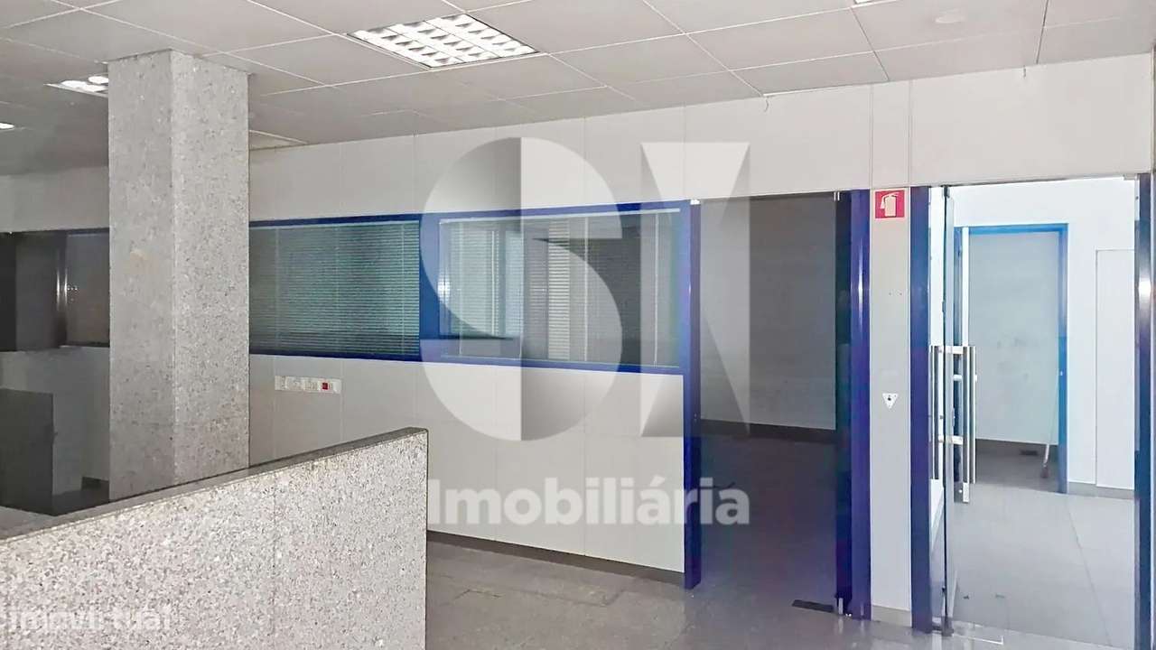Espaço comercial - 194 m2 - Arrendamento - Rebordosa - Paredes - Grande imagem: 2/27