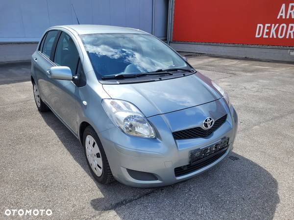 Toyota Yaris 1.33 2010 - 1