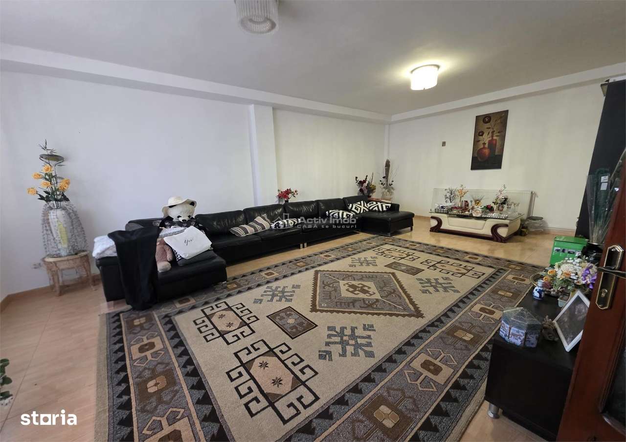 Casa P+1+M, amprenta 160 m, teren 950 mp, Maracineni, DN-E85 - Imagine principală: 4/19