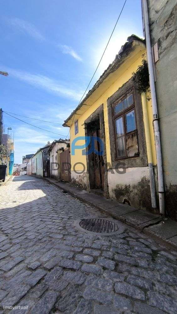 Moradias inseridas em lote urbano de 636 m² | Boavista, Porto-31