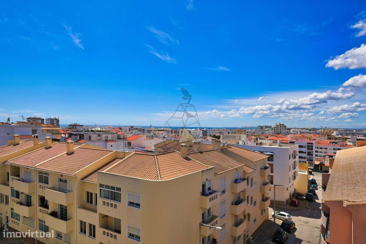 Apartamento T1+3 com Vista Mar do terraço em Quarteira-11