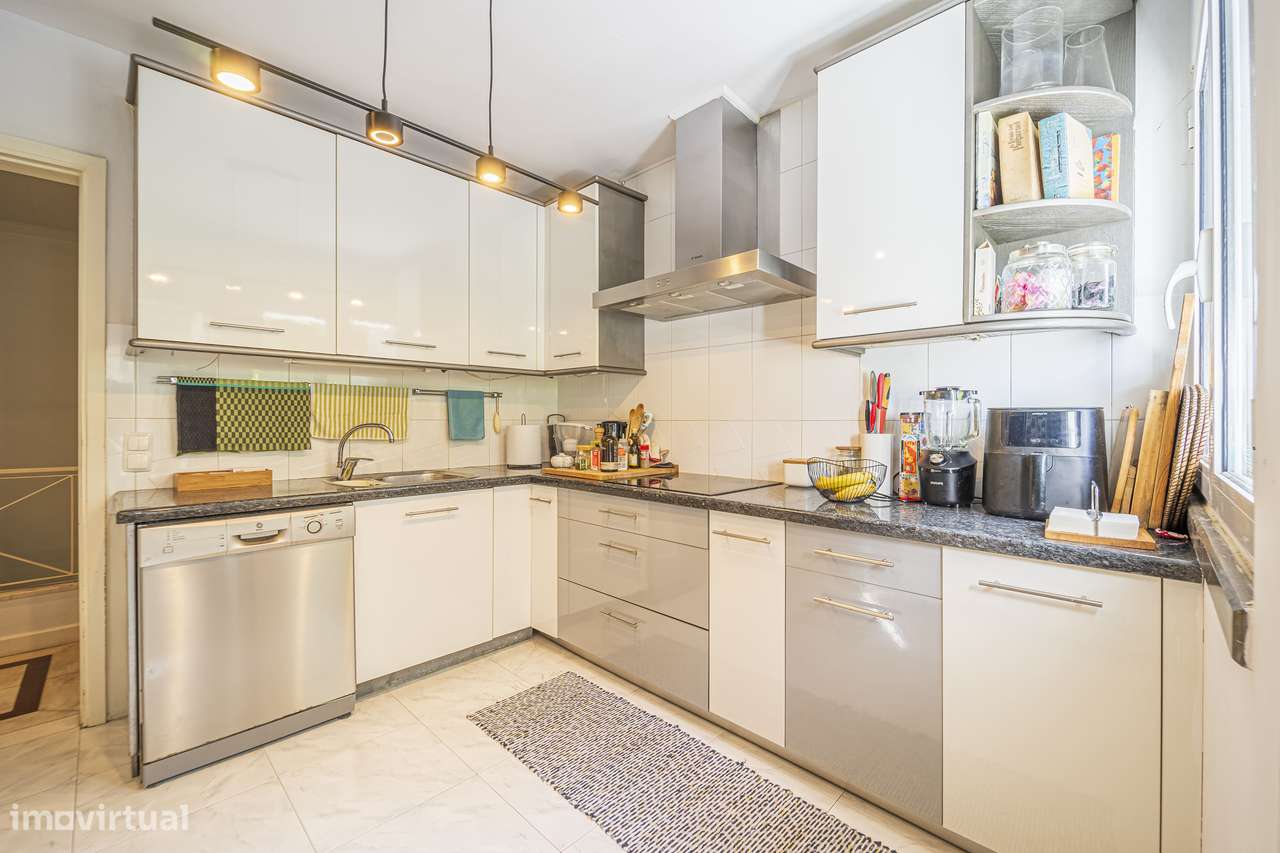 T3 Duplex-Alfragide - Lareira, 3 Casas de Banho, Dispensa e Lavandaria-15