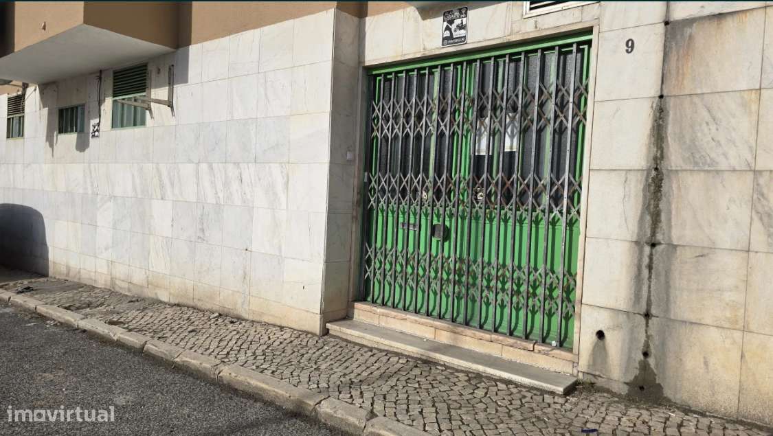 Arrenda se Armazém / loja - Grande imagem: 1/5