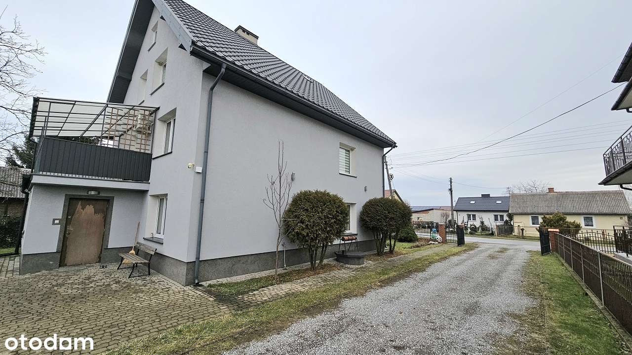 Przestronny dom z garażem w spokojnej okolicy-4