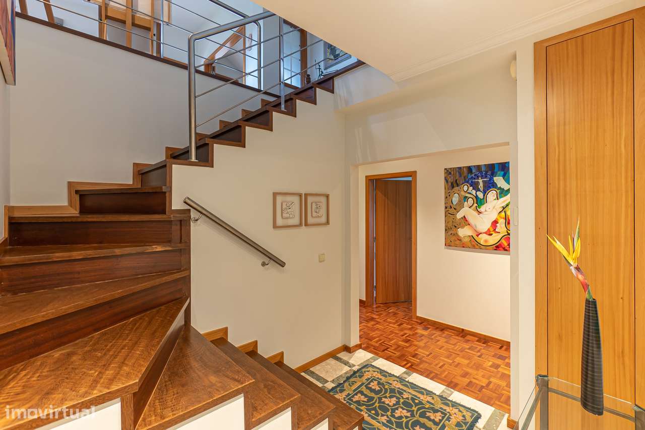 Moradia T3+1 Renovada com Vista Mar em Esmoriz-11