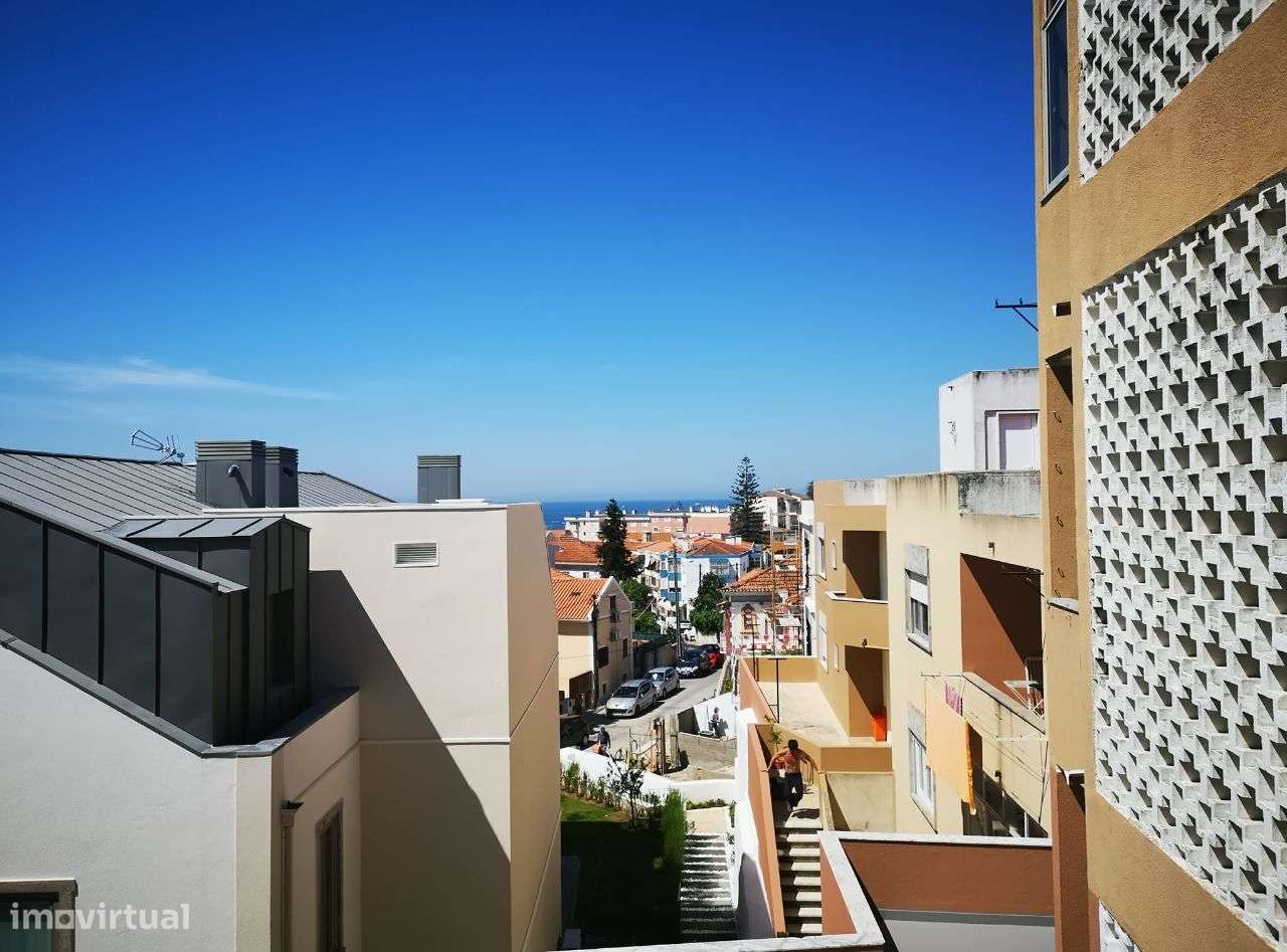 Apartamento T2 Parede Centro a 3 minutos da Estação da CP - Grande imagem: 2/19