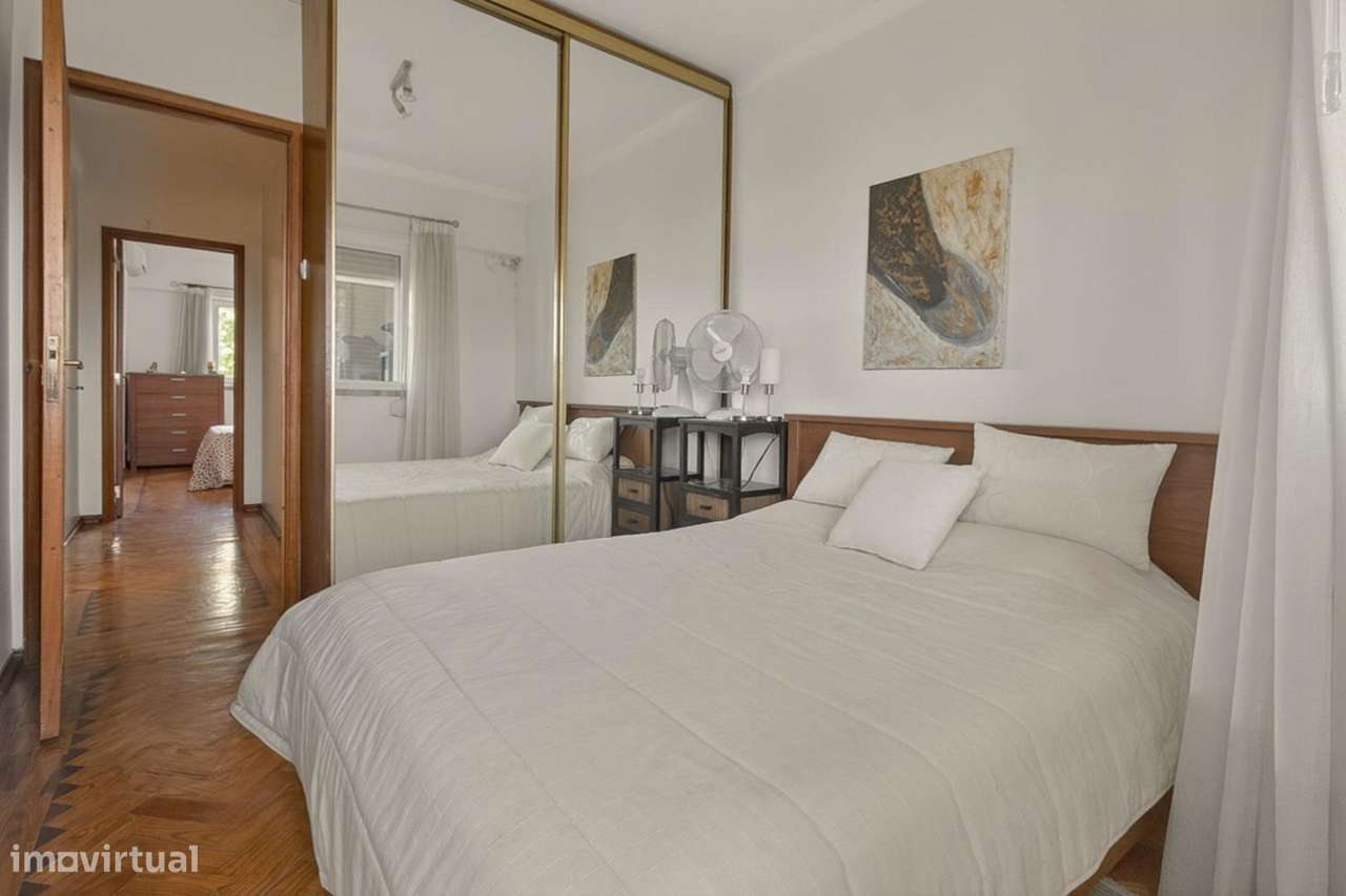 Apartamento T5 luminoso na Av. da Liberdade | Fundão-18