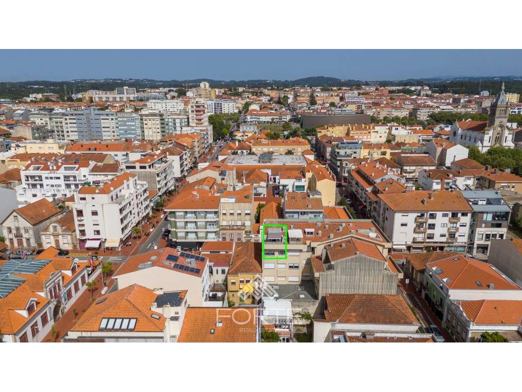 Apartamento T3 Duplex no centro de Espinho-38