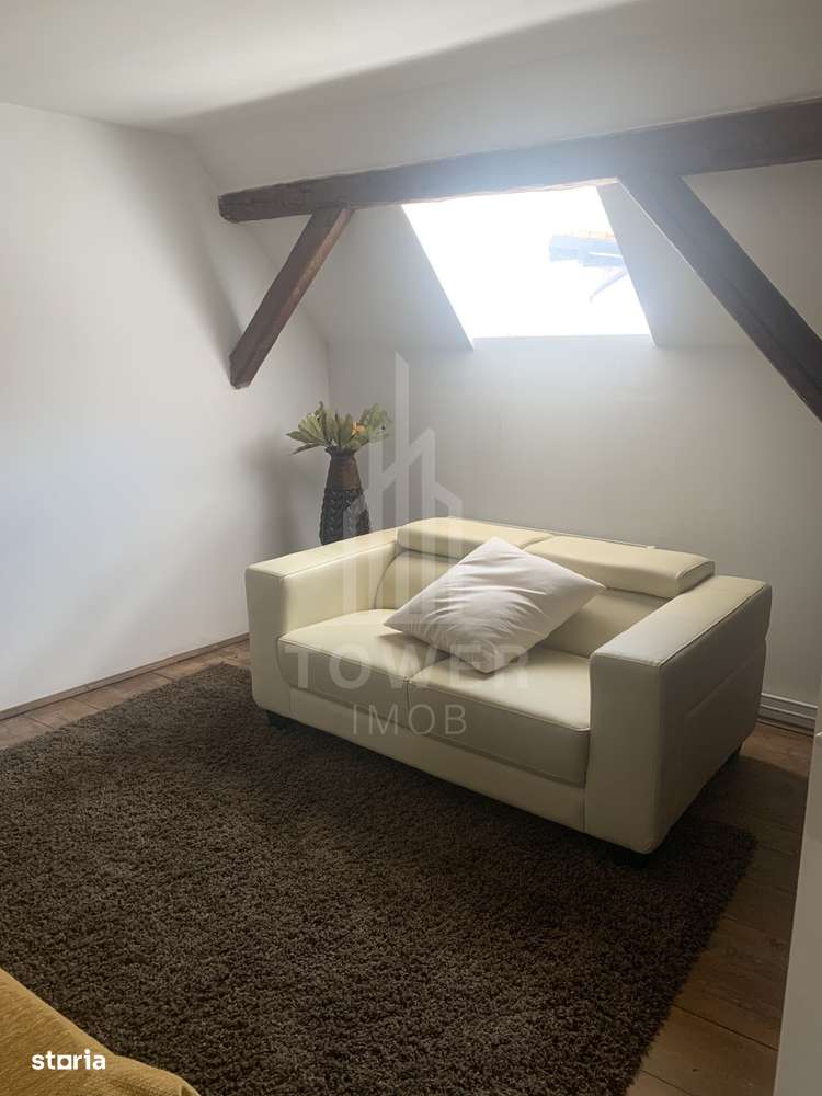 Casă în centrul Cisnădioarei cu 243mp de locuit și teren de 936mp - Imagine principală: 2/20