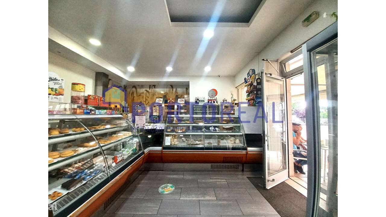 Loja para Venda  Arrendada - Pedrouços-7