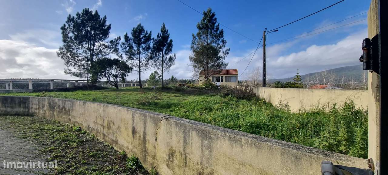 Vivenda Isolada com terreno - Alenquer-13