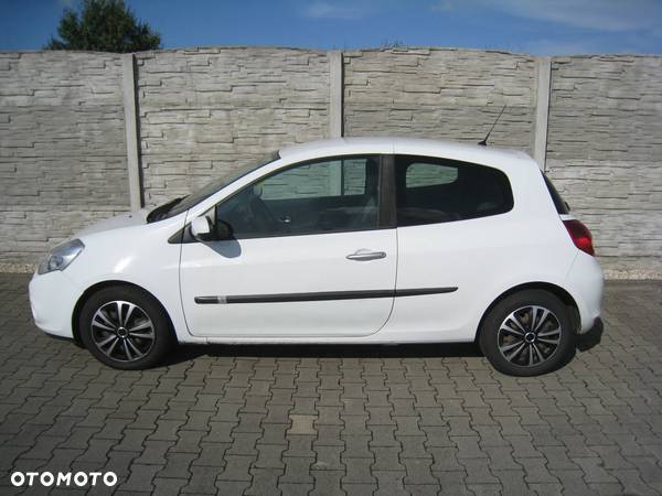 Renault Clio 1.5 dCi Alize - 8