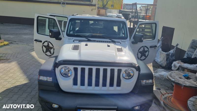 Jeep Wrangler - 1