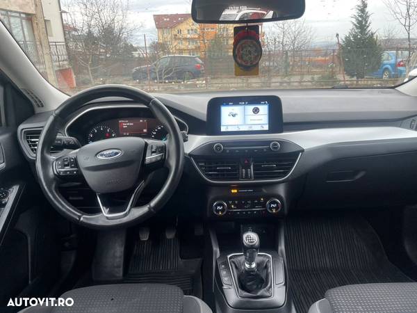 Ford Focus 1.0 EcoBoost Active Business - 4