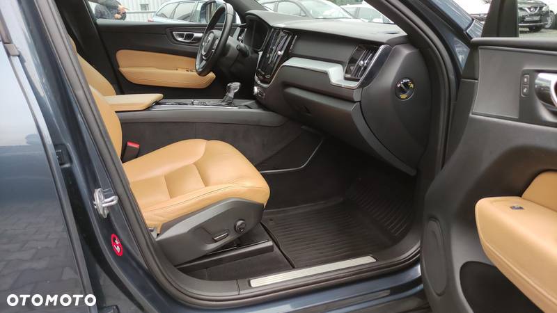 Volvo XC 60 - 21