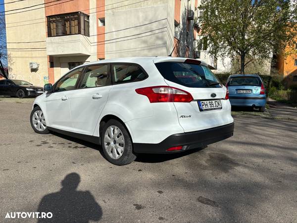 Ford Focus 1.6 TDCi DPF Ambiente - 3