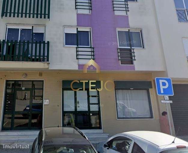 Espaço comercial para comércio, serviços ou para transformar em habita-8