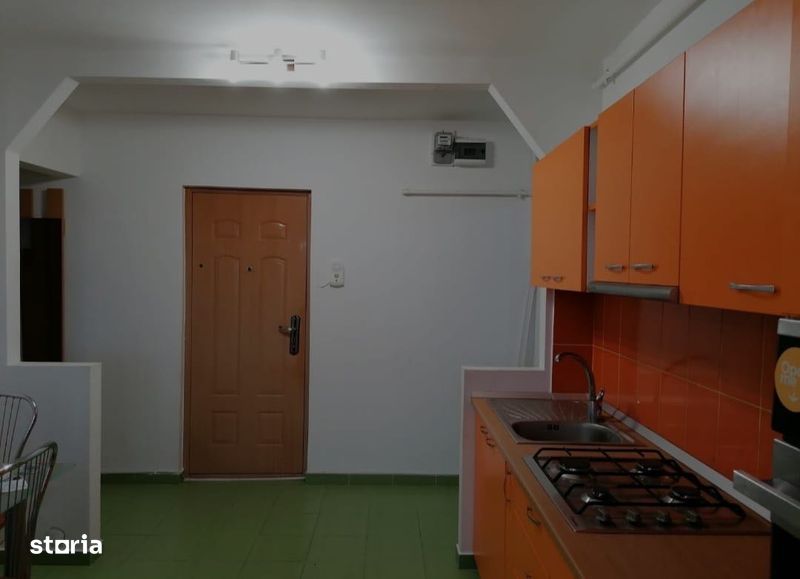 Vand apartament decomandat