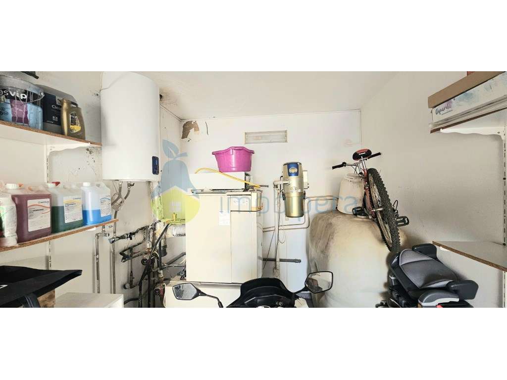 Moradia T4 com 260m2 de área e cave de 95m2, localizada no Monte da...-19
