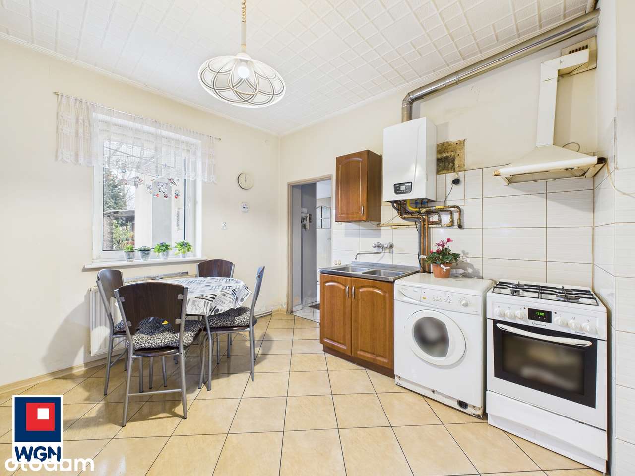 Atrakcyjny dom w spokojnej dzielnicy miasta z dużą działką w Kościanie-9