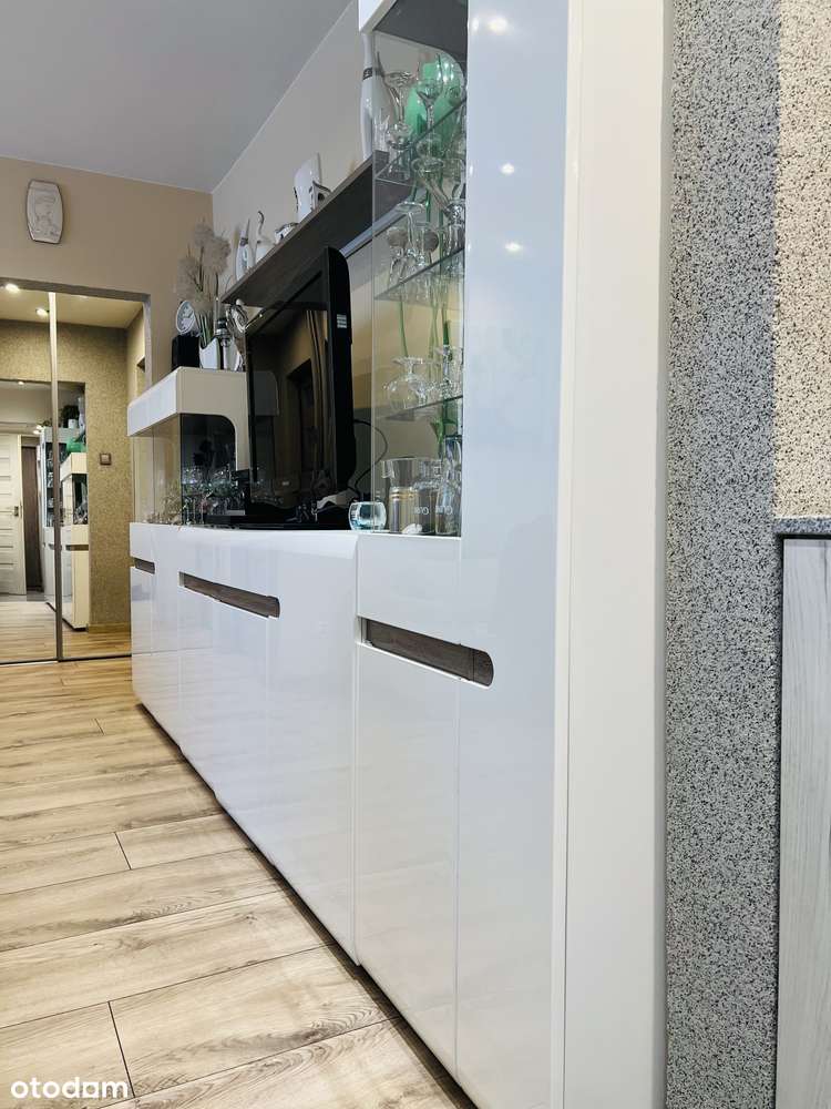 M-4 gotowe do wprowadzenia, 1 piętro z balkonem, 3 komórki- bez %-13