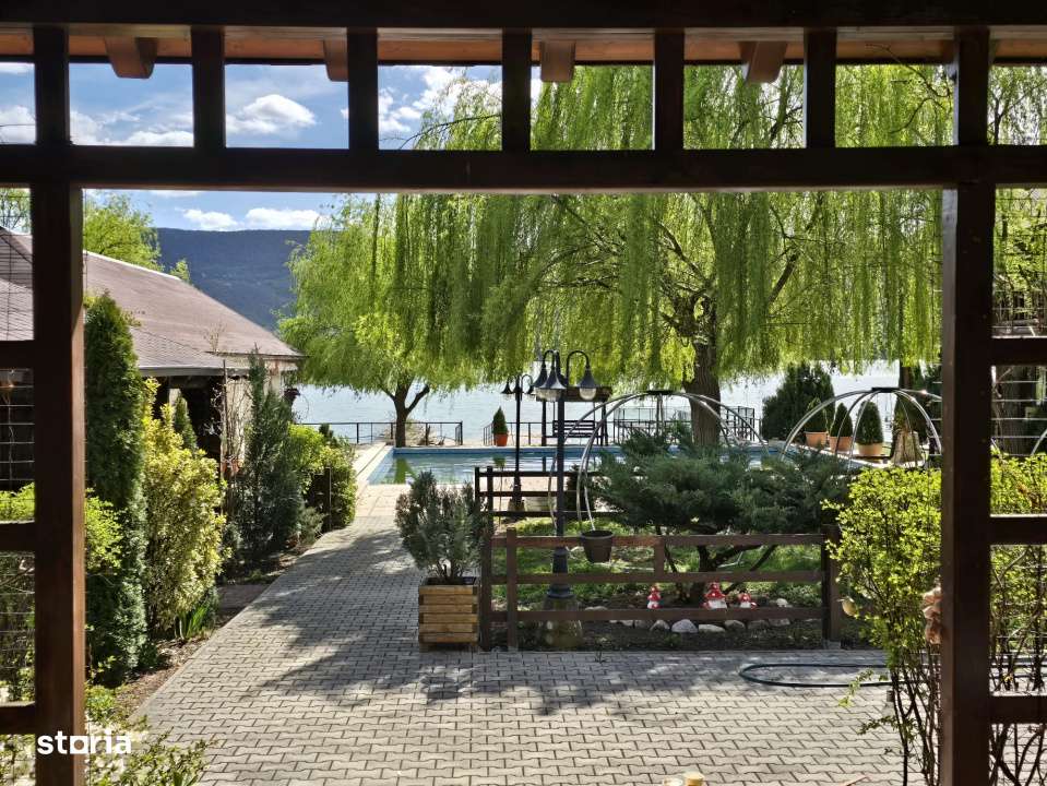 Pensiune Mont Blanc Eselnita Clisura Dunarii Comision 0-2