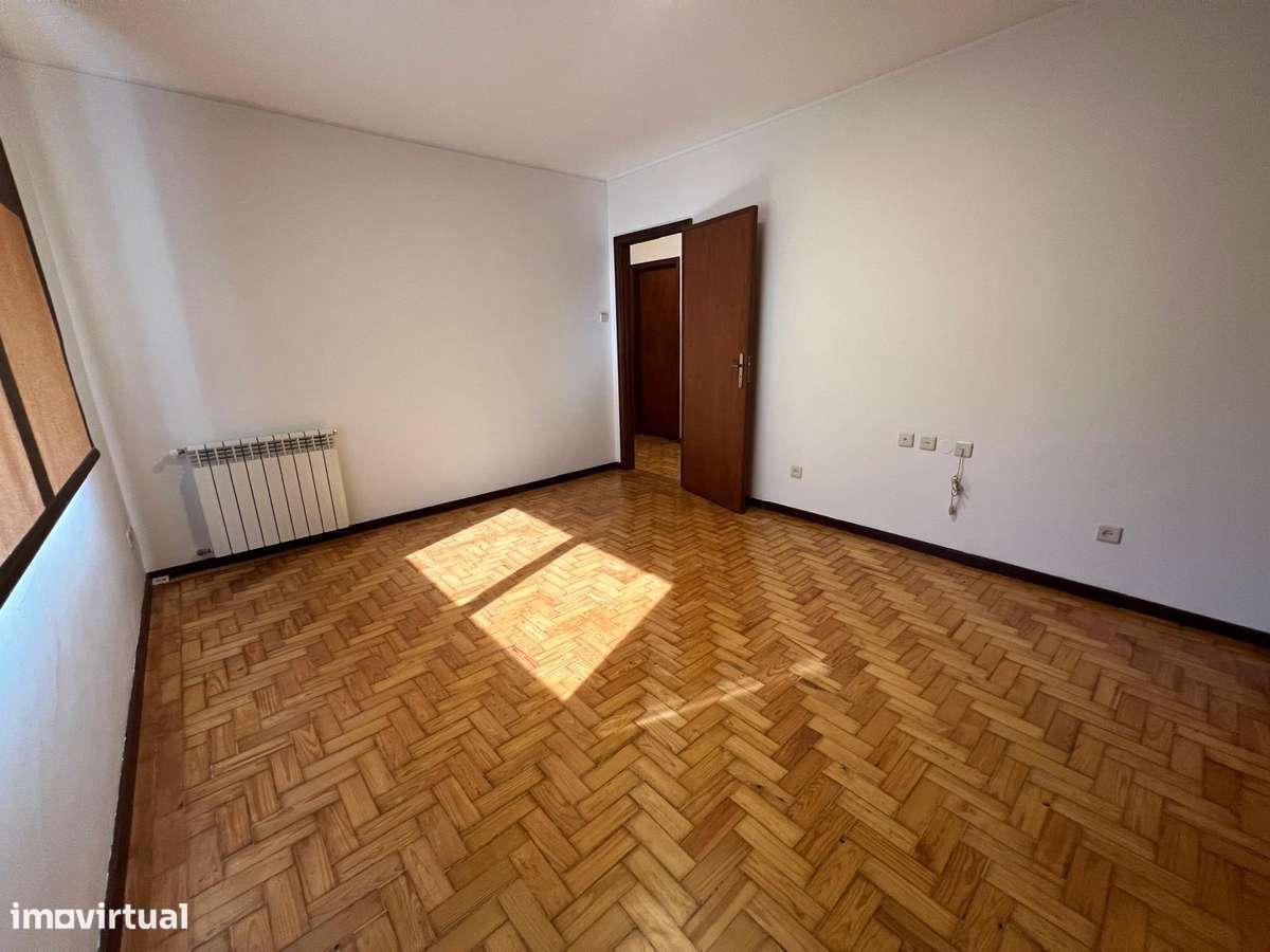 Moradia T4+2  3 Frentes monte dos Burgos-14