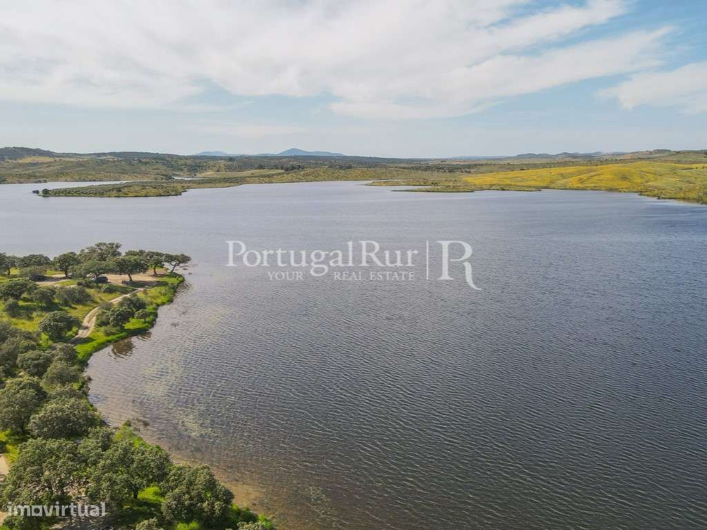 Propriedade com 5,9 hectares, junto à barragem de Lucefécit - Grande imagem: 5/26