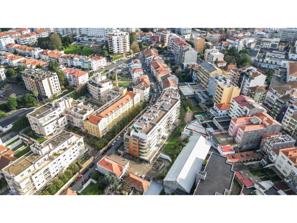 T2 PREMIUM À ROTUNDA DA BOAVISTA-48