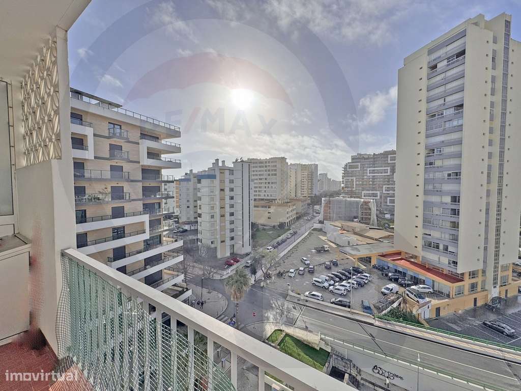 Apartamento T2+1 com Varanda | Praia da Rocha Portimão-10