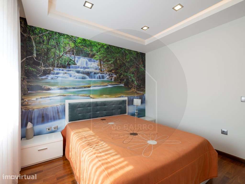 Moradia T4 Independente com Piscina, Ginásio e Garagem para 4 Carro...-17