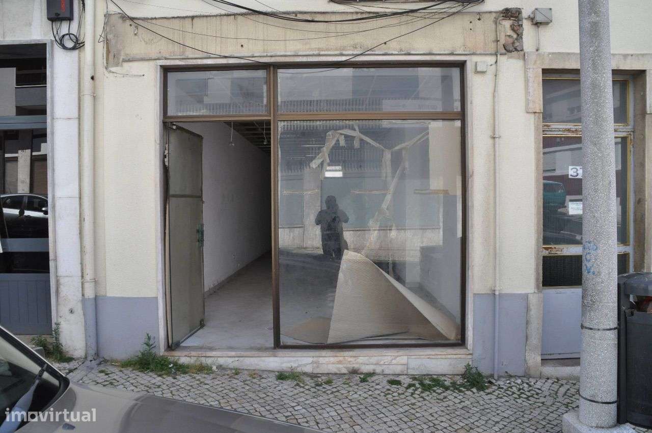 Prédio para Reconstrução com Licença paga-18