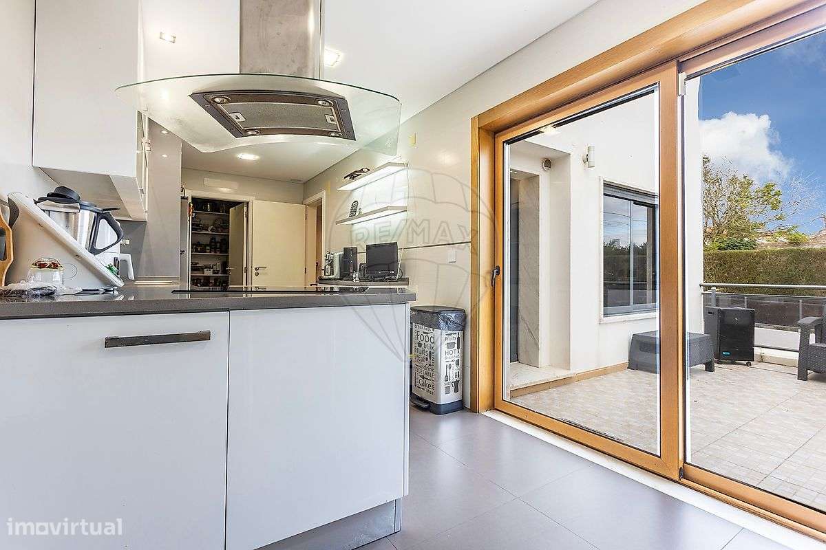 Moradia T4 para venda-16