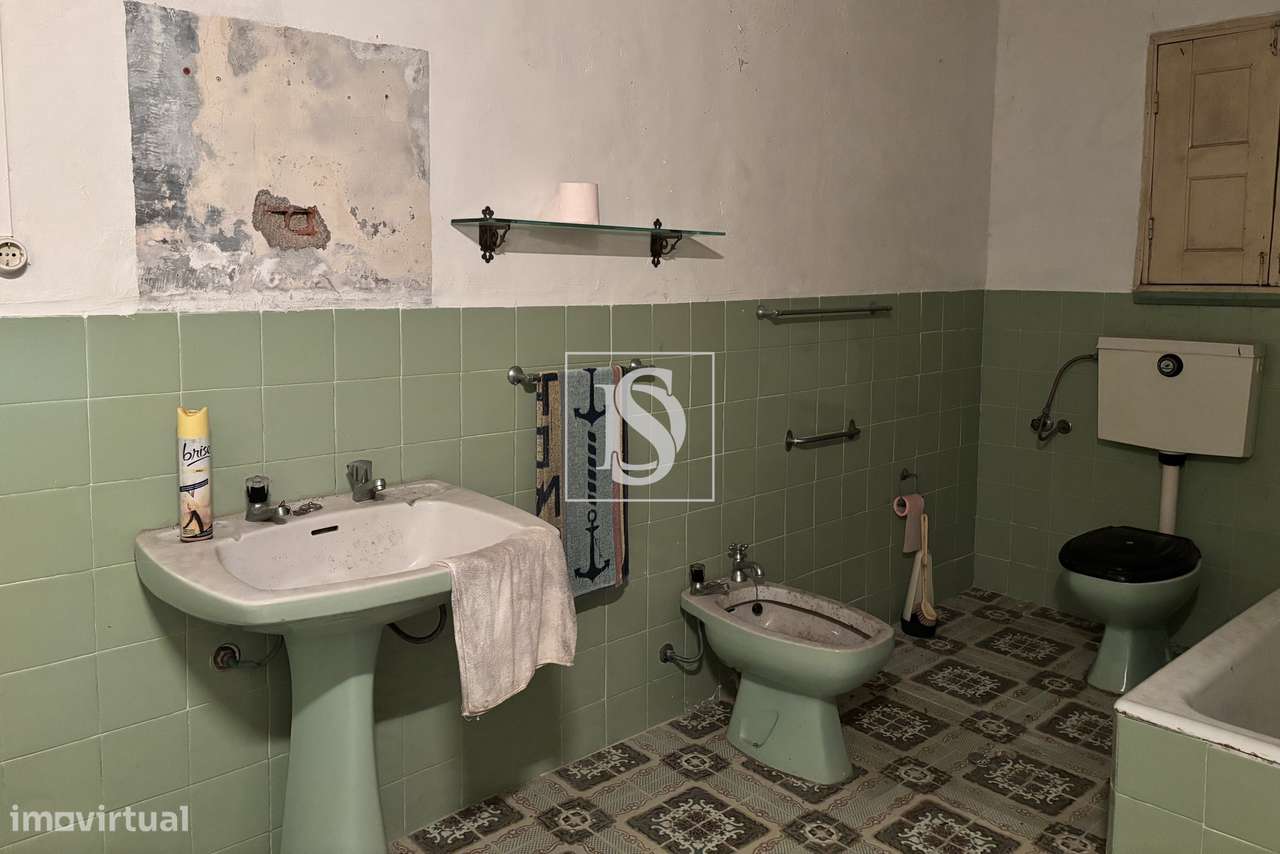 Moradia T2 para reconstrução em Tondela-13