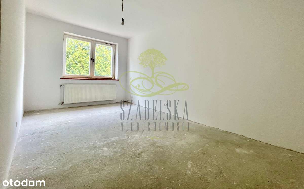 Podzielony na odrębne mieszkania, na działalność !-9