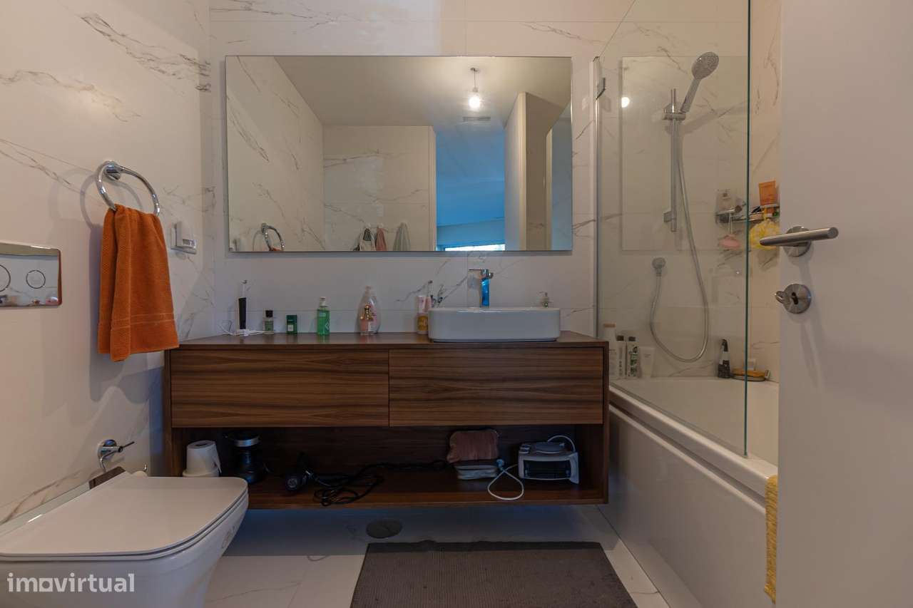 Moradia T3, em Leça da Palmeira na 1ª Linha de Mar-15