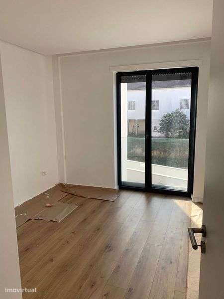 ARRENDA SE T2 CENTRO DE TONDELA - Grande imagem: 4/7