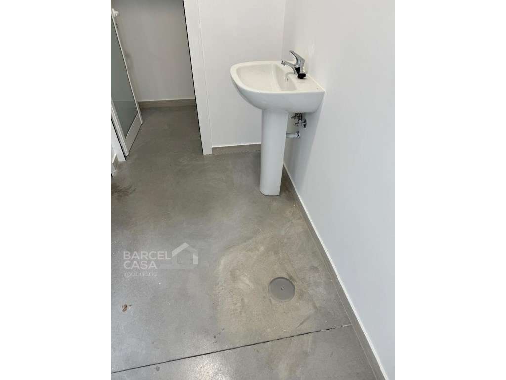 Armazém industrial em Rio Covo (Sta Eulália) - Barcelos - Grande imagem: 5/9