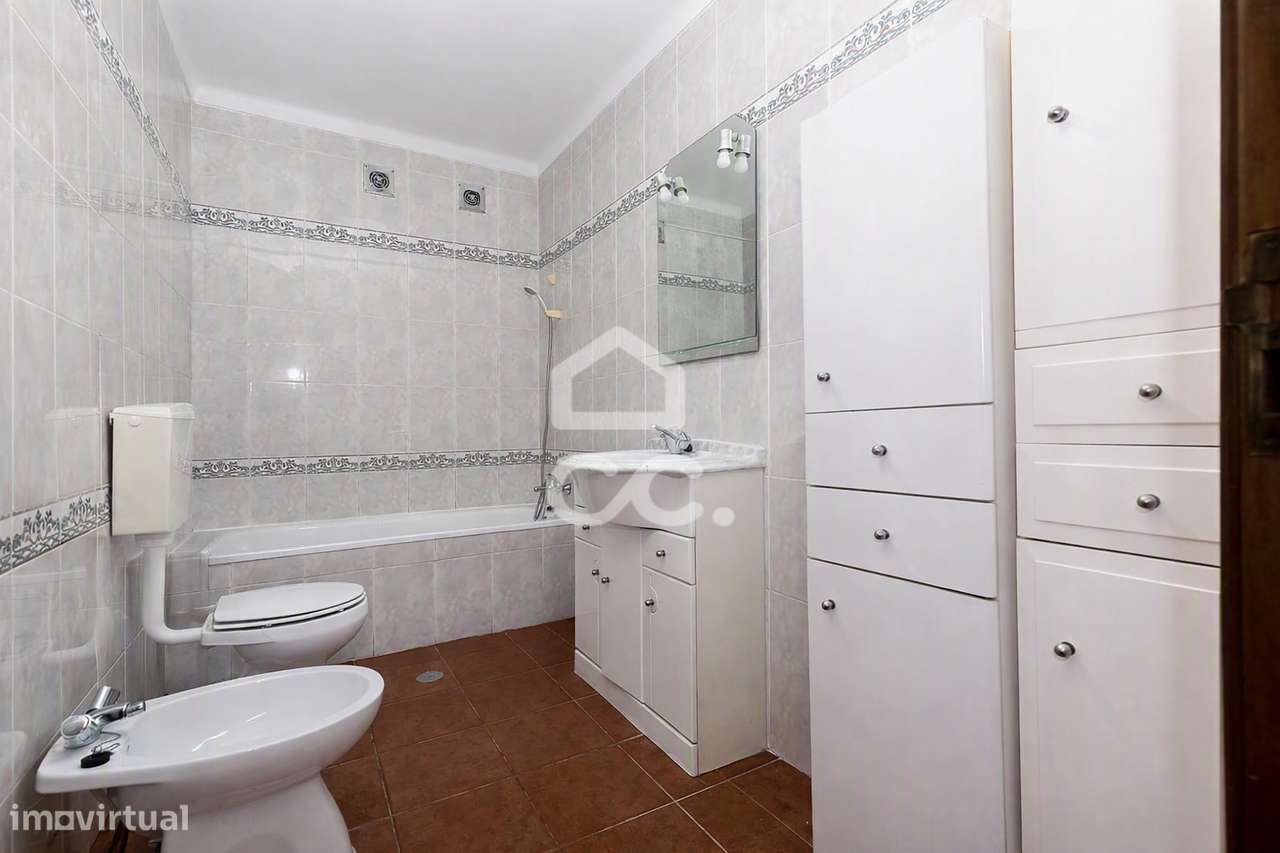 Moradia T3 c/ Garagem, Quintal e Terraço no Bairro da Casinha, em Évor-12