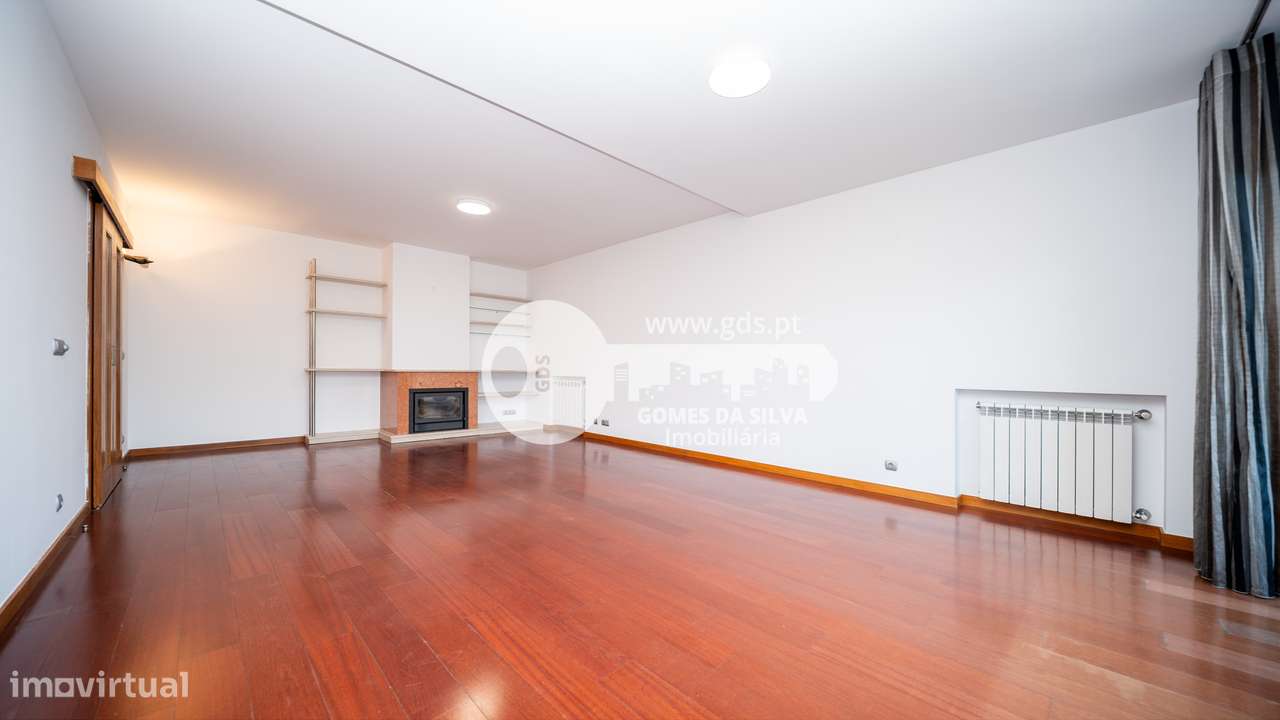 Apartamento T3 com Garagem – Rua José António Cruz, Braga (S. Vítor)-5