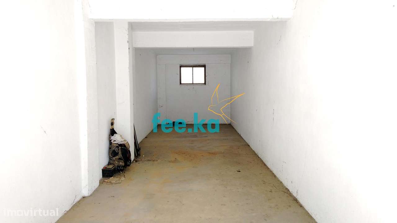 Apartamento T4 com Garagem-27