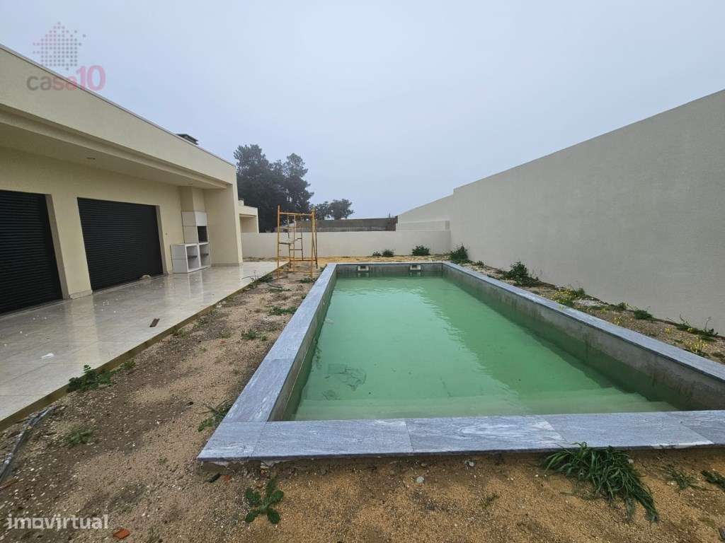 Moradia com piscina, para venda em Brejos de Azeitão-8
