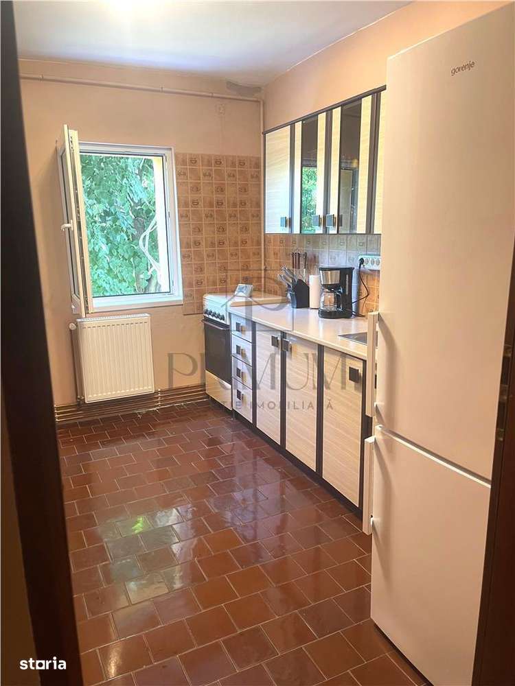 DAMBOVITA - 3 CAM - DECOMANDAT - ETJ.2 - 2 BAI - 2 BALCOANE - CENTRALA - Imagine principală: 4/7