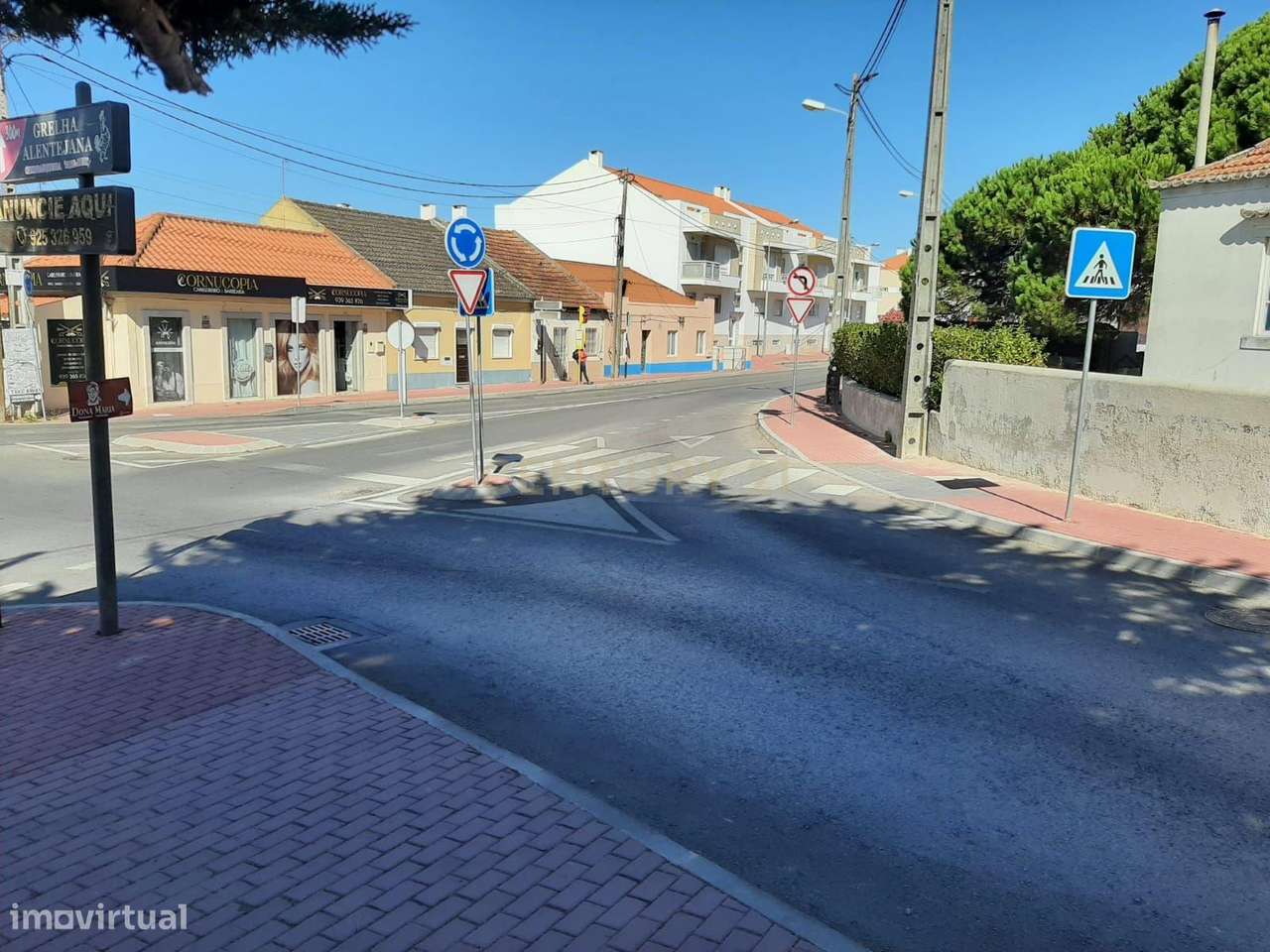 Casa antiga SEM LICENÇA DE UTILIZAÇAO inserida num lote de 402m2  no c - Grande imagem: 5/10