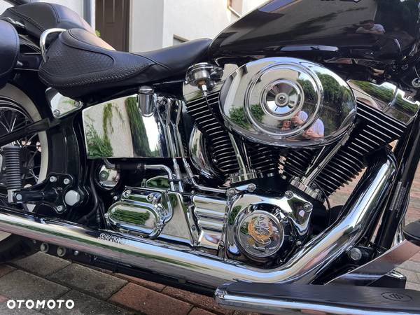 Harley-Davidson Softail Deluxe - 23