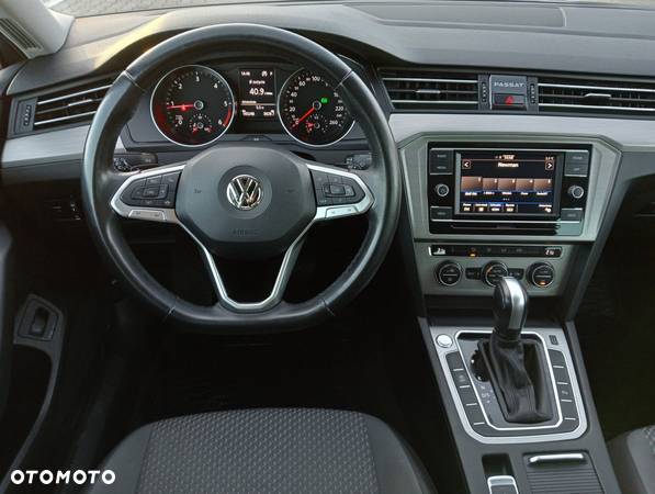 Volkswagen Passat 2.0 TDI EVO Essence DSG - 29